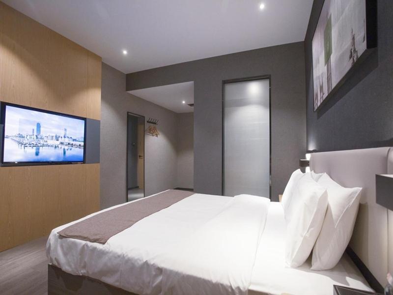 Thank Inn Chain Hotel Hunan Huaihua Hecheng District South High Speed Rail Station Exteriör bild