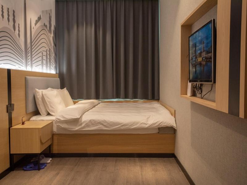 Thank Inn Chain Hotel Hunan Huaihua Hecheng District South High Speed Rail Station Exteriör bild
