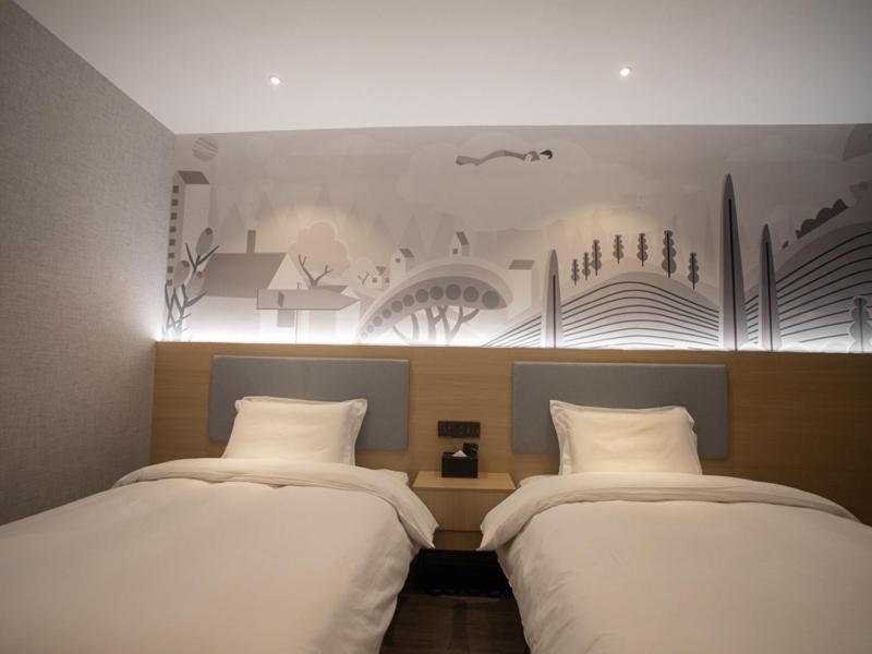 Thank Inn Chain Hotel Hunan Huaihua Hecheng District South High Speed Rail Station Exteriör bild