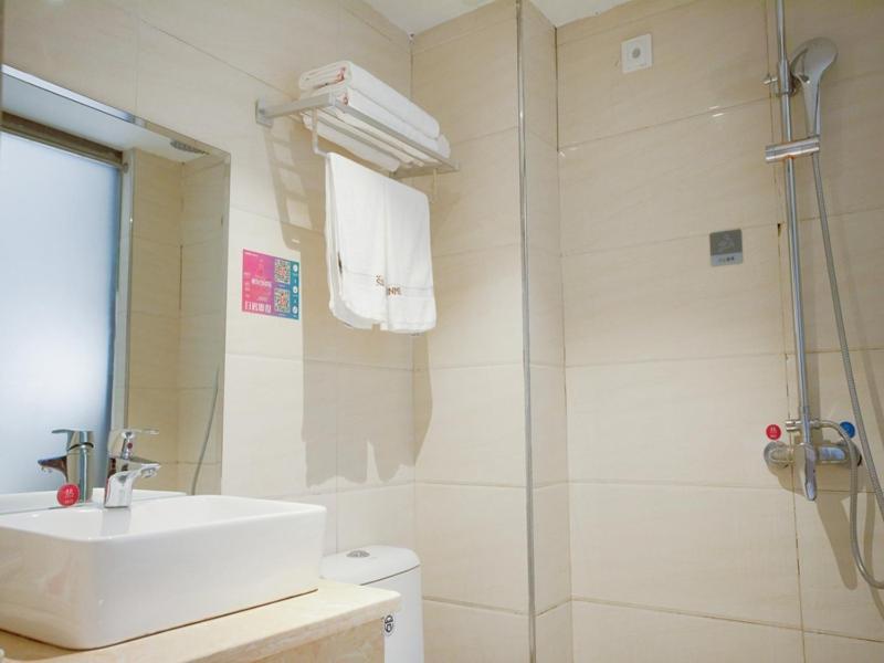 Thank Inn Chain Hotel Hunan Huaihua Hecheng District South High Speed Rail Station Exteriör bild